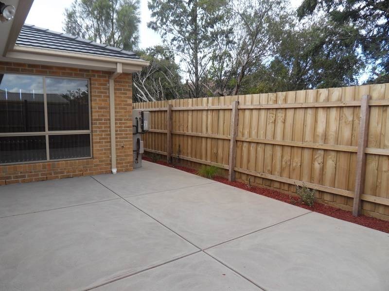 2/74 Shane Avenue, Seabrook VIC 3028