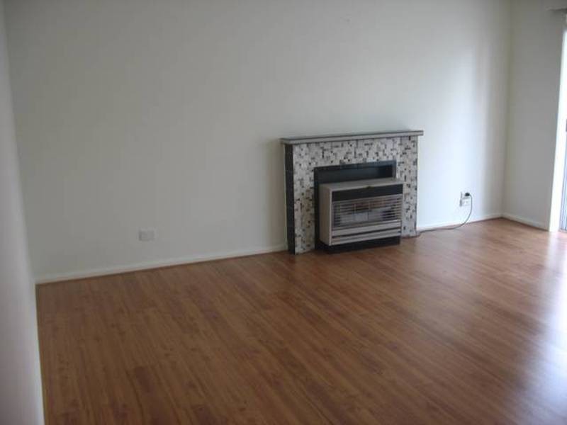 8/261 Esplanade, Altona VIC 3018