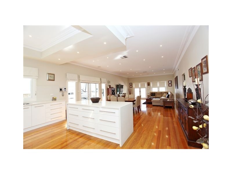 10 Waratah Street, Altona VIC 3018