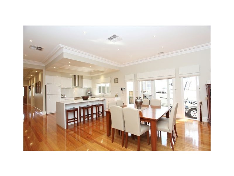 10 Waratah Street, Seaholme VIC 3018