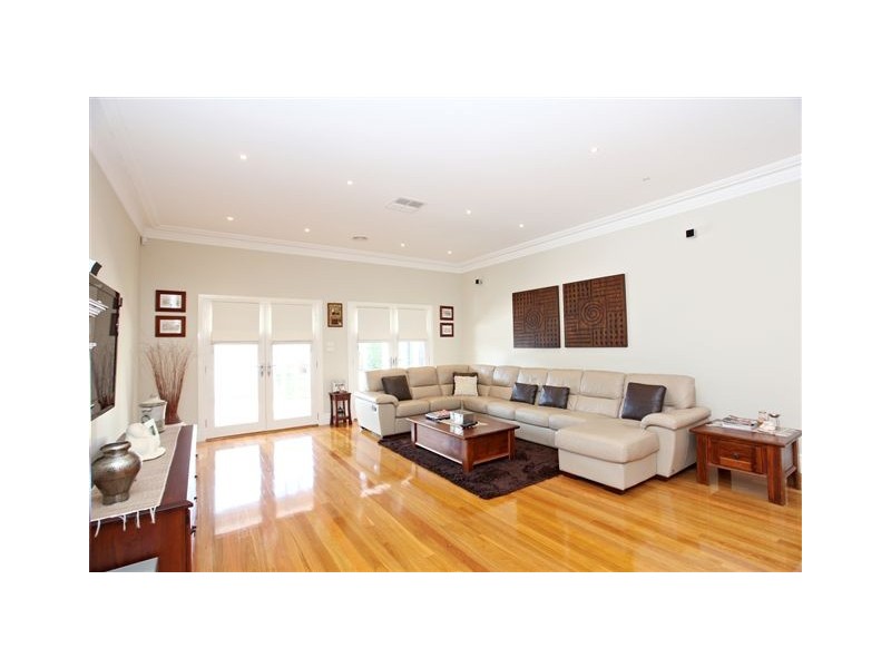 10 Waratah Street, Seaholme VIC 3018