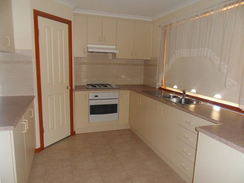 1/27 May Avenue, Altona Meadows VIC 3028