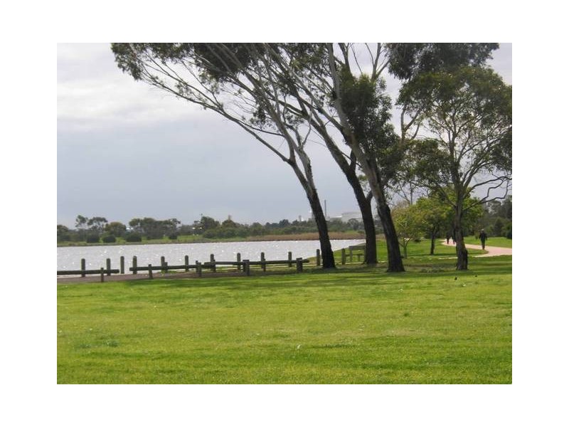 14 Chifley Avenue, Altona VIC 3018