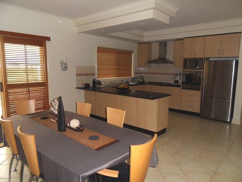 38 Markham Way, Altona Meadows VIC 3028