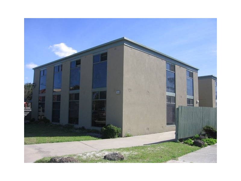 1/245 Esplanade, Altona VIC 3018