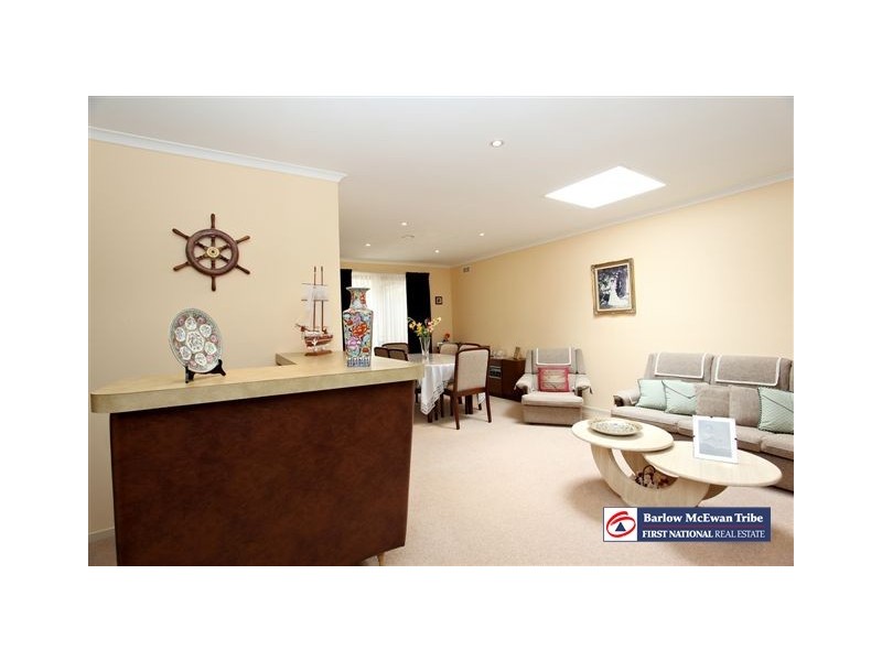 14 Pyramus Place, Altona Meadows VIC 3028