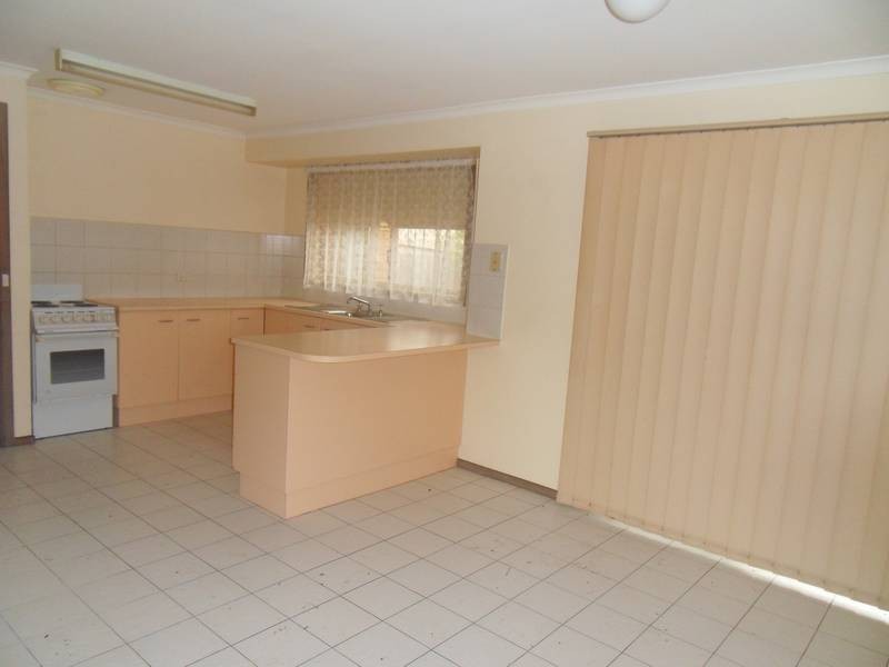 4/136 Central Avenue, Altona Meadows VIC 3028