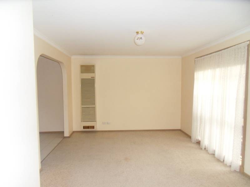 4/136 Central Avenue, Altona Meadows VIC 3028