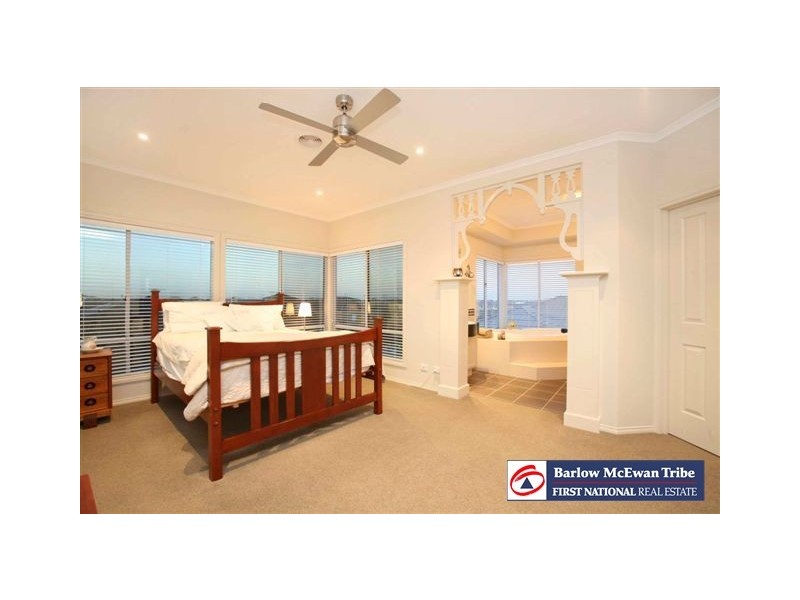 16 Gilmore Grove, Point Cook VIC 3030