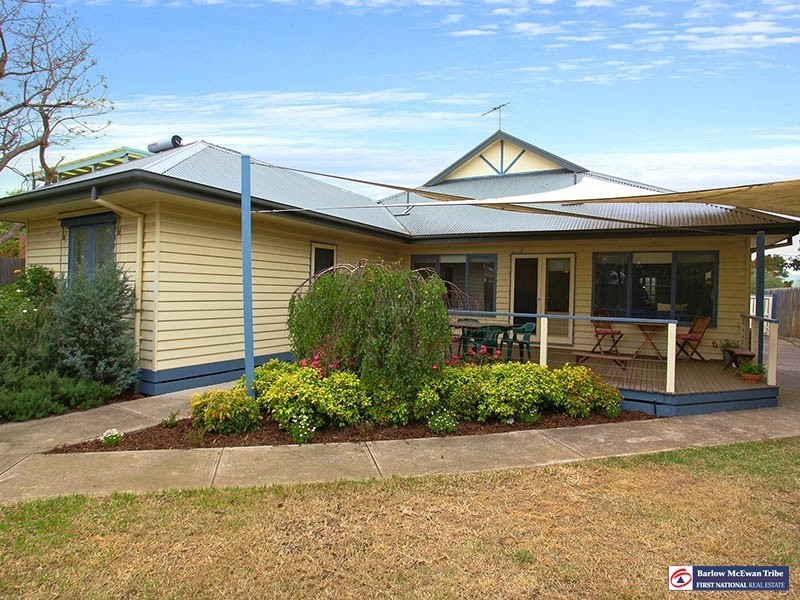 39 Myrtle Grove, Altona VIC 3018