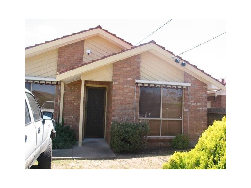 1/8 Trembath Court, Altona Meadows VIC 3028