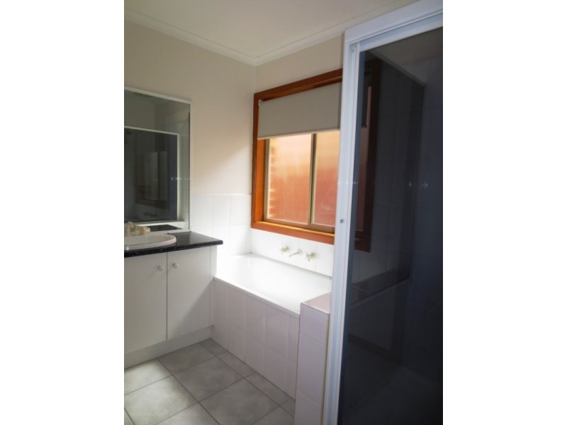 2/19 Upton Street, Altona VIC 3018