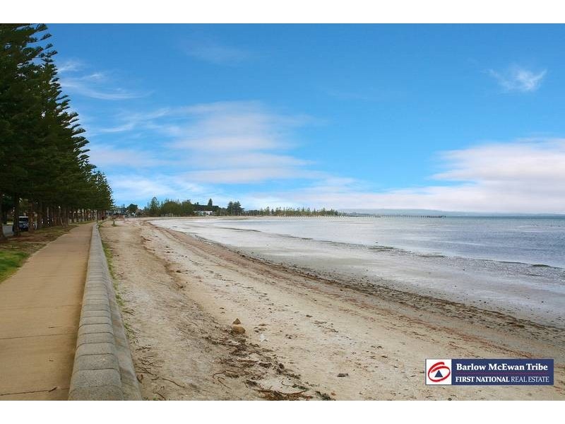 1/245 Esplanade, Altona VIC 3018