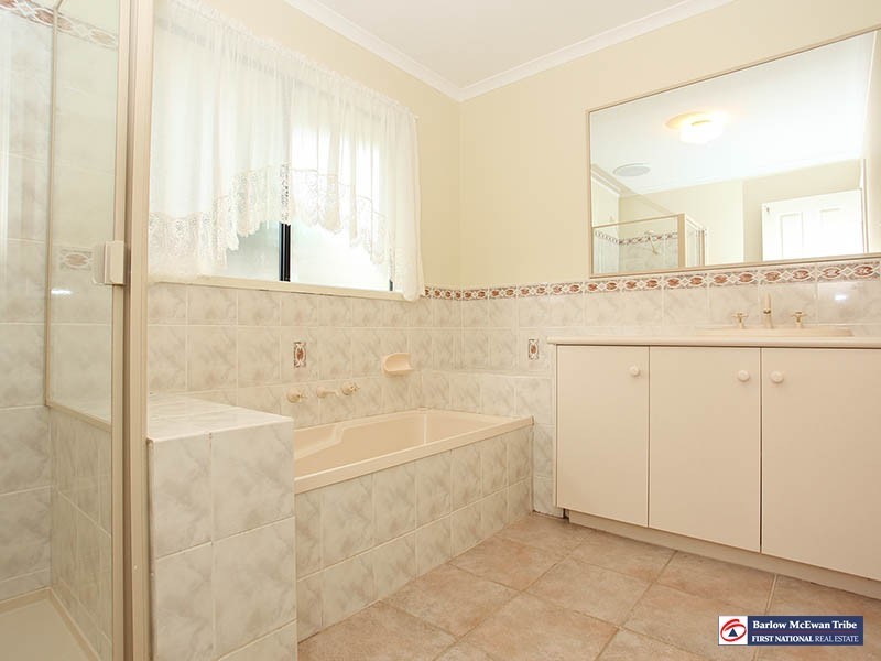 54 Truganina Avenue, Seabrook VIC 3028