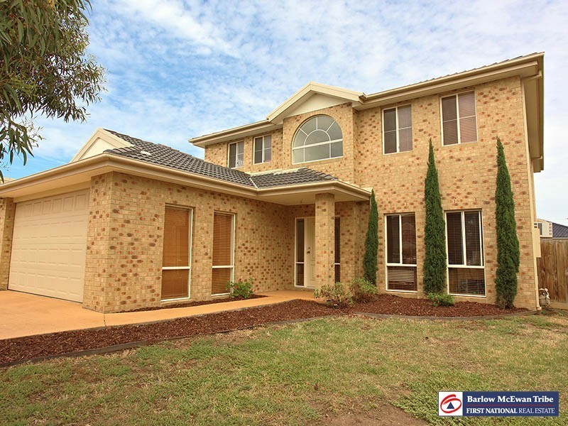 20 South Shore Avenue, Sanctuary Lakes VIC 3030