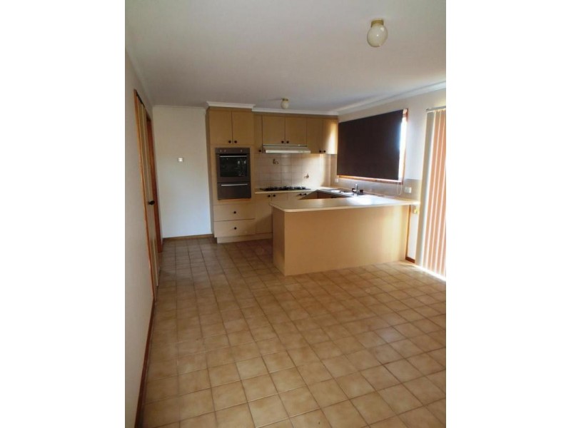 2/47 Tatman Drive, Altona Meadows VIC 3028