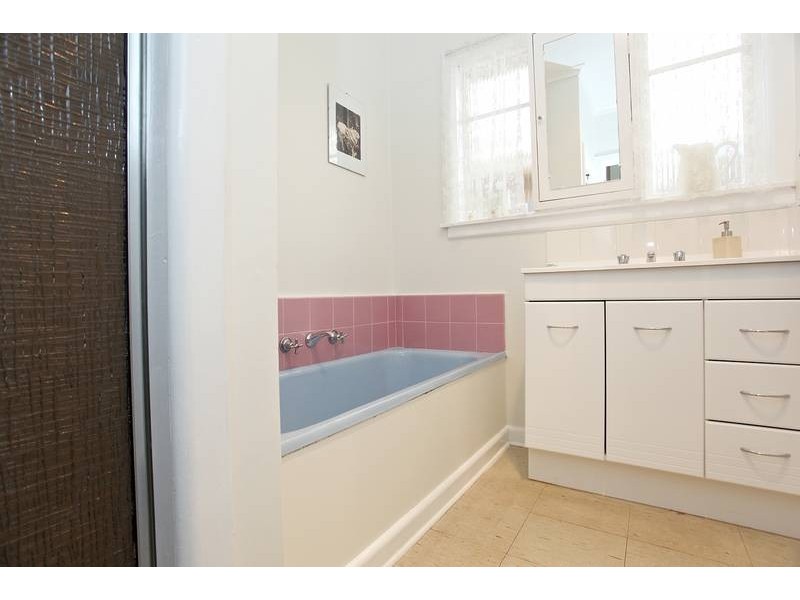 117 Sixth Avenue, Altona North VIC 3025