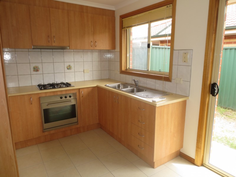 2/304 Blackshaws Road, Altona North VIC 3025