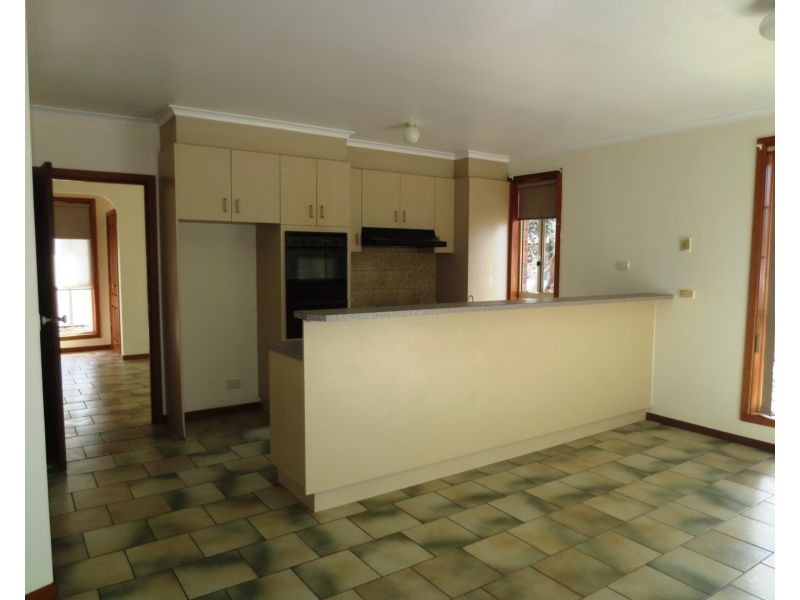 1/11 Cambridge Street, Altona VIC 3018