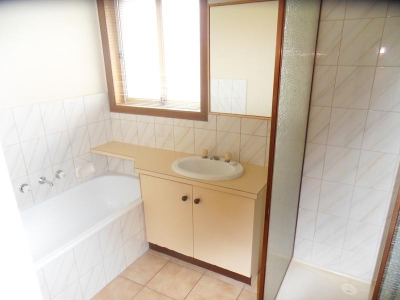 2/12 Delahunty Court, Altona Meadows VIC 3028