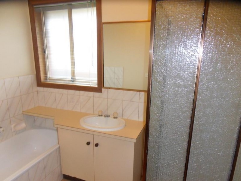 2/12 Delahunty Court, Altona Meadows VIC 3028