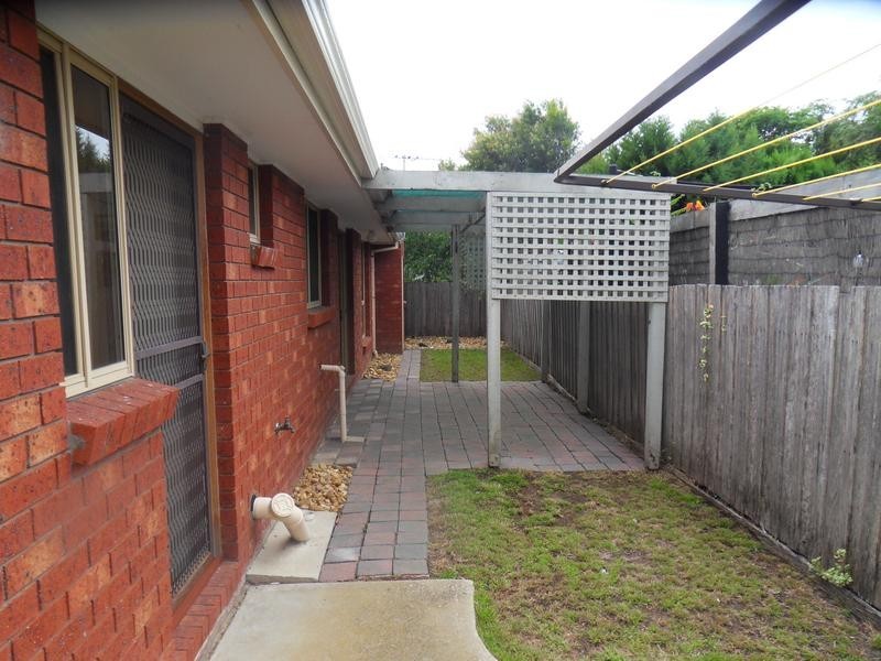 2/12 Delahunty Court, Altona Meadows VIC 3028