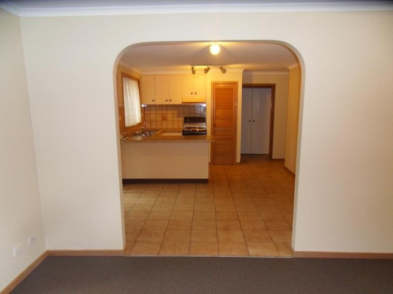 2/12 Delahunty Court, Altona Meadows VIC 3028