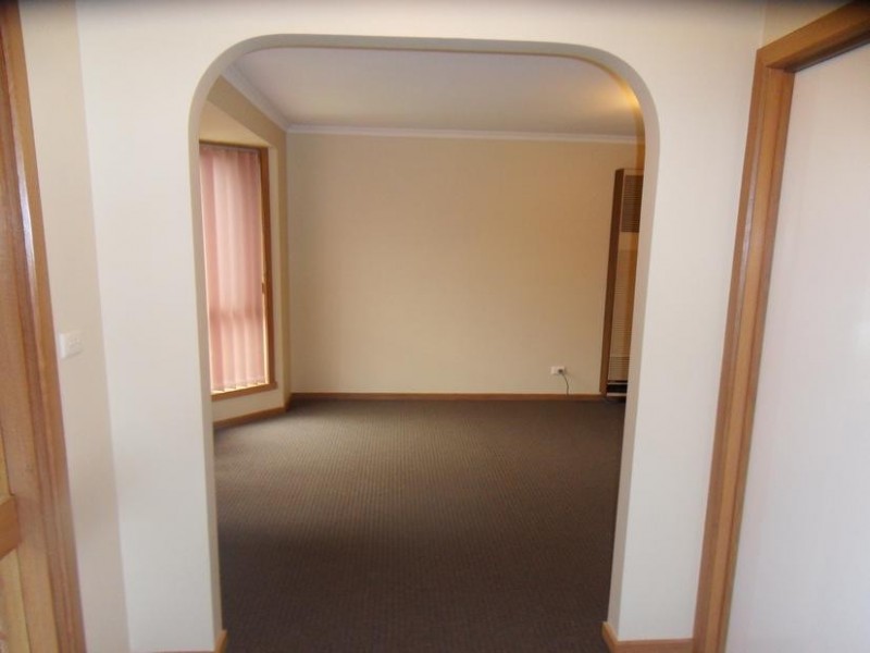 2/12 Delahunty Court, Altona Meadows VIC 3028