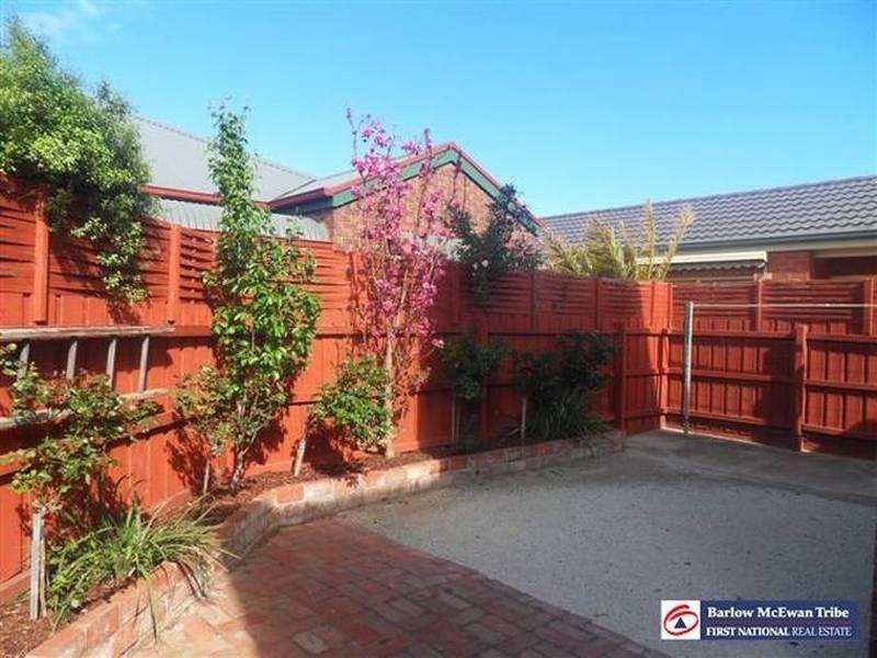 1/41 Henry Drive, Altona Meadows VIC 3028