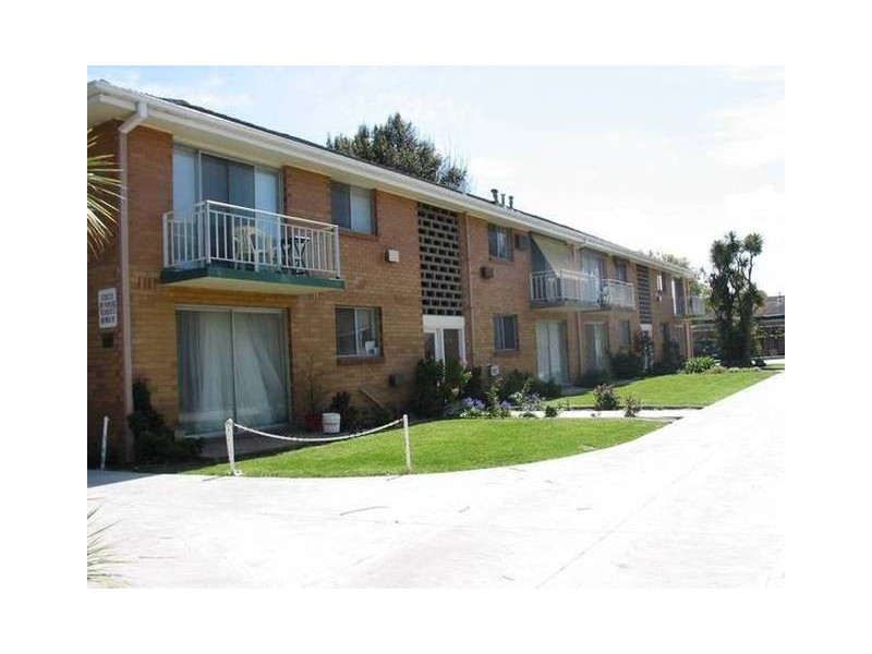 8/261 Esplanade, Altona VIC 3018