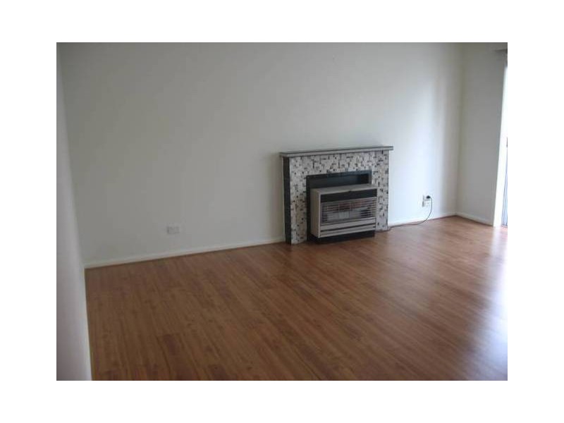 8/261 Esplanade, Altona VIC 3018