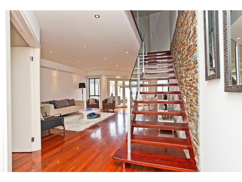 2 Seves Street, Altona VIC 3018