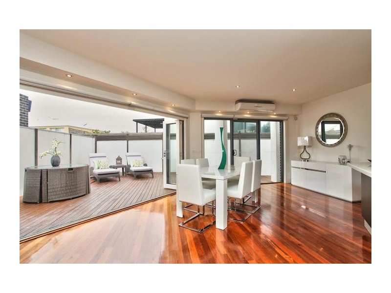 2 Seves Street, Altona VIC 3018