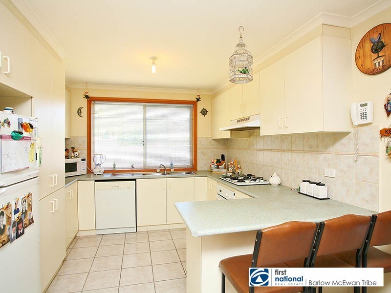 2/33 May Avenue, Altona Meadows VIC 3028