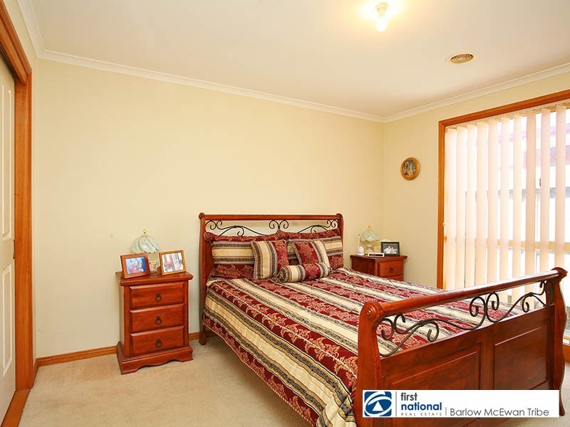 2/33 May Avenue, Altona Meadows VIC 3028