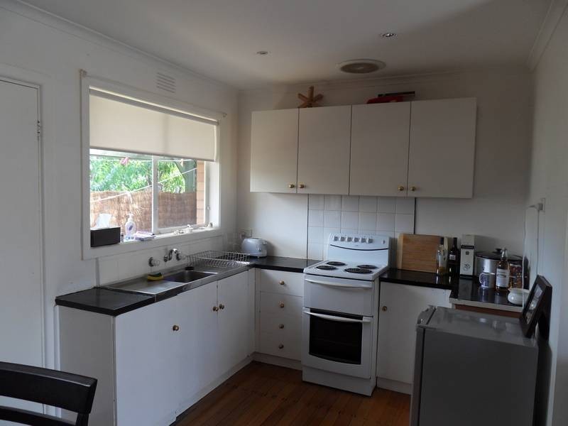 4/16 Bryan Avenue, Altona North VIC 3025