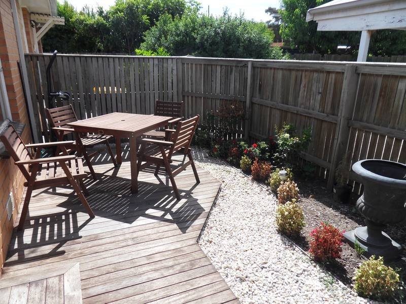 4/16 Bryan Avenue, Altona North VIC 3025