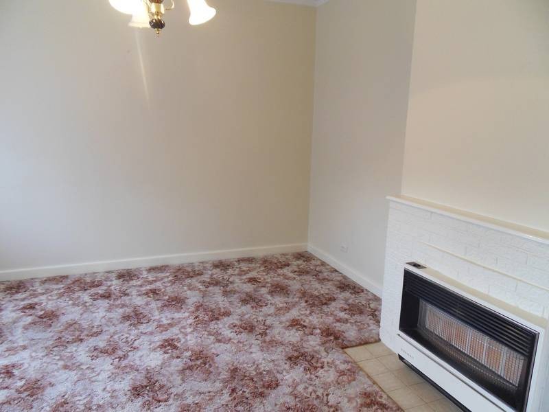 27 Cypress Avenue, Brooklyn VIC 3012