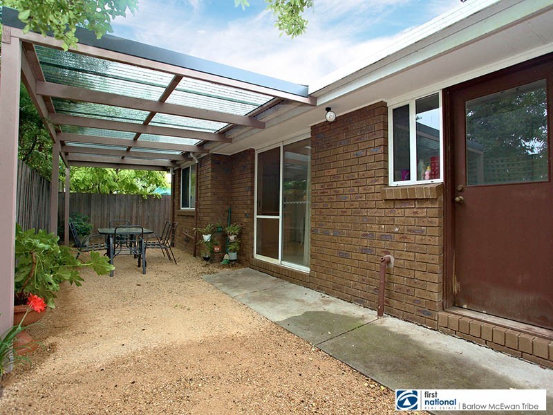 2/37 Burt Street, Altona VIC 3018