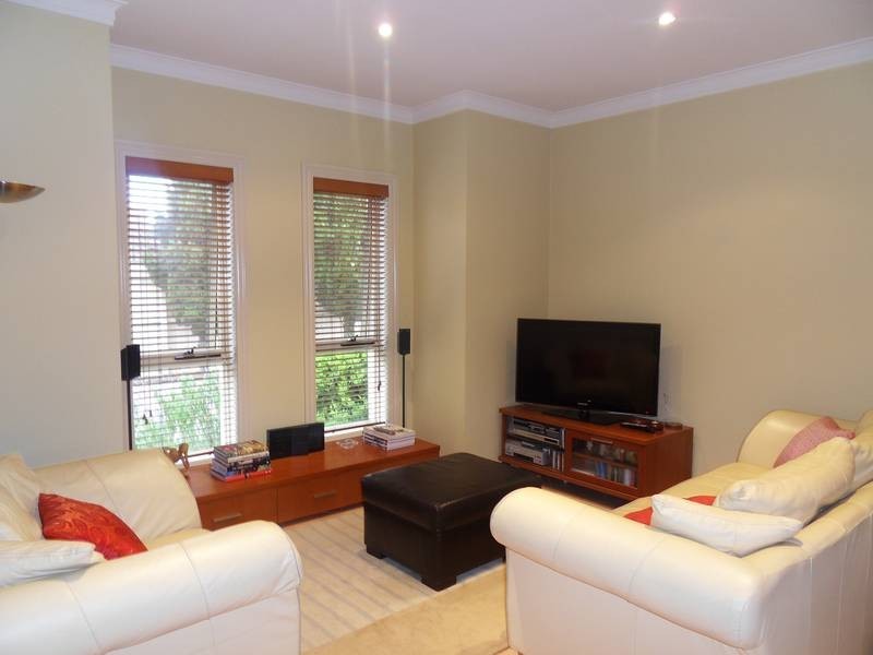 2/1 Rose Street, Altona VIC 3018