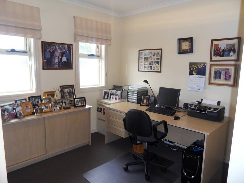 2/1 Rose Street, Altona VIC 3018