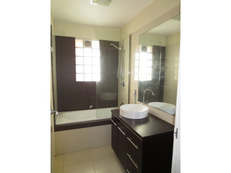 2/355 Blackshaws Road, Altona North VIC 3025