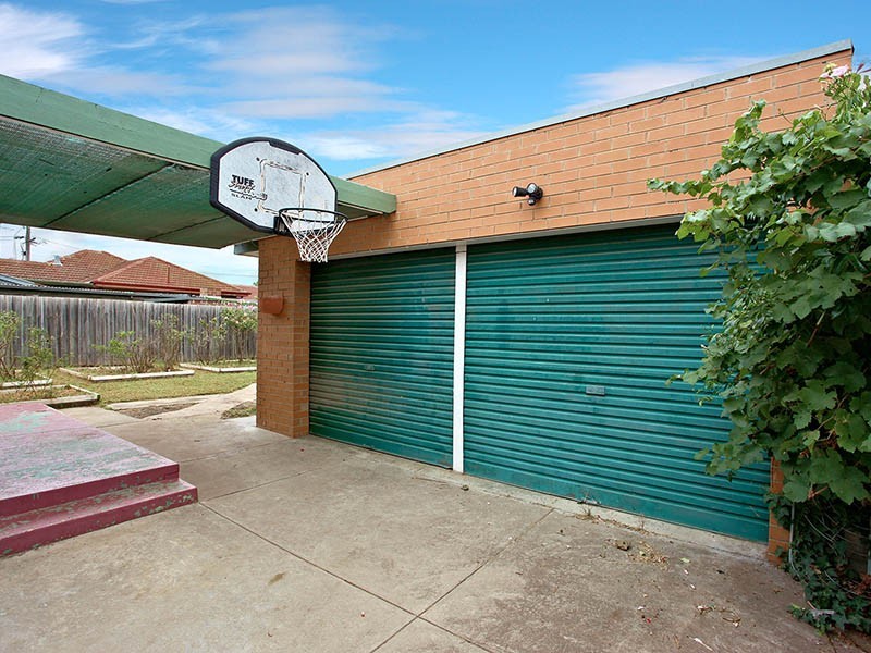33 Hammond Street, Altona VIC 3018