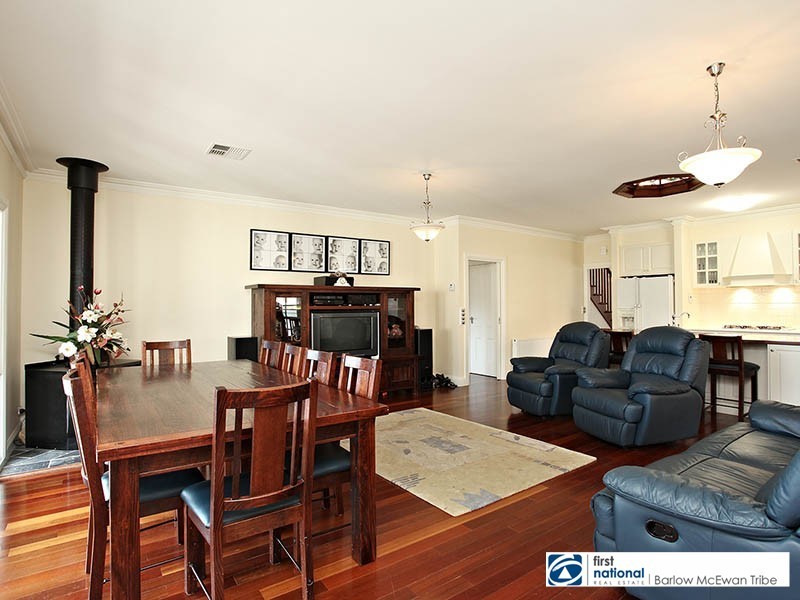 35 Myrtle Grove, Altona VIC 3018