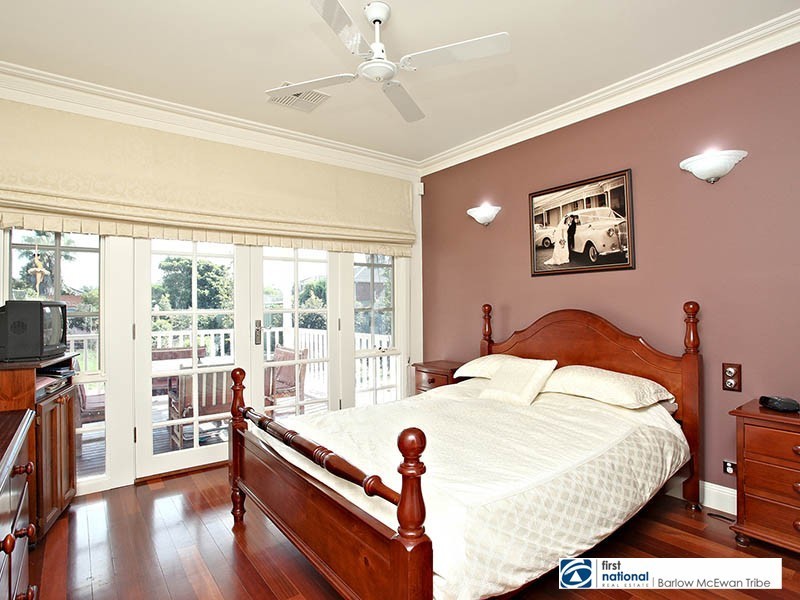 35 Myrtle Grove, Altona VIC 3018