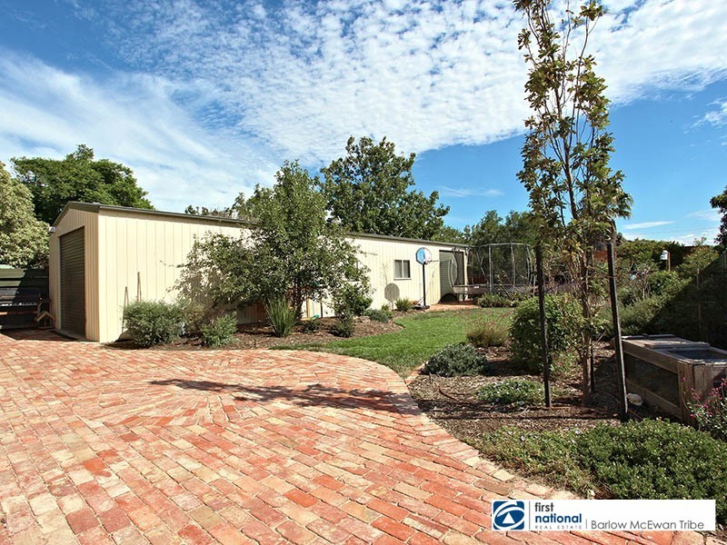 35 Myrtle Grove, Altona VIC 3018