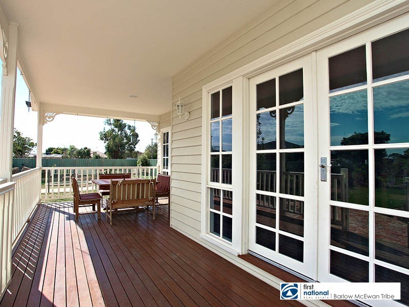 35 Myrtle Grove, Altona VIC 3018