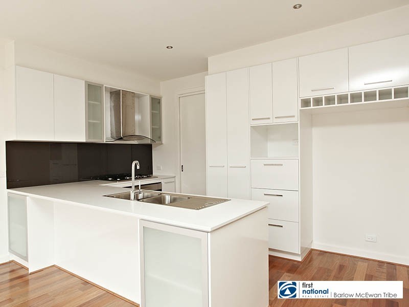2/35 Upton Street, Altona VIC 3018