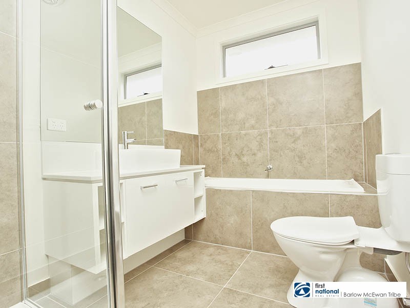 2/35 Upton Street, Altona VIC 3018