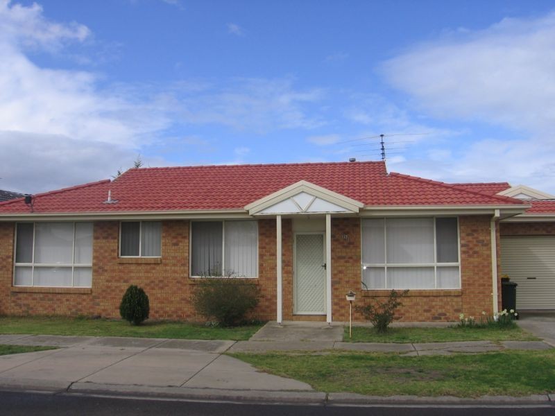 2/35 Balaclava Avenue, Altona Meadows VIC 3028